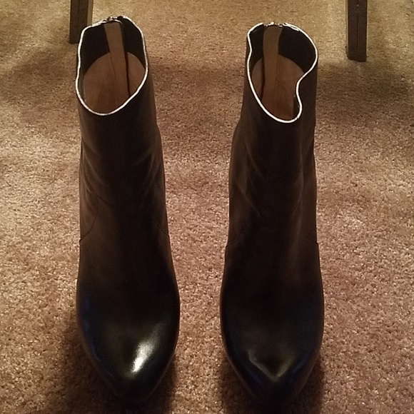 Michael Kors booties - Picture 2 of 6